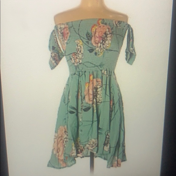 Jaase Dresses & Skirts - OFF THE SHOULDER SIZE SMALL OBO